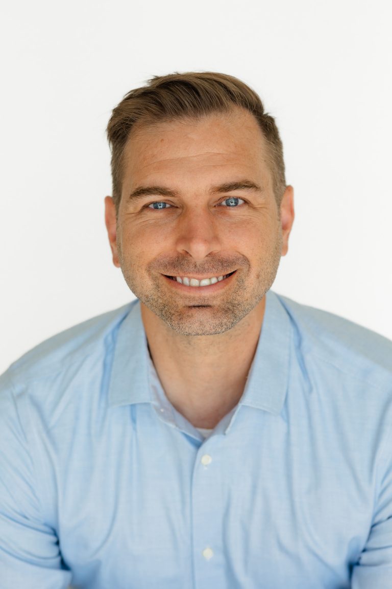 Dr Larson Headshot